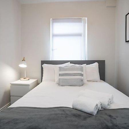 Cozy Townhouse, Walking Distance To Belfast City Eksteriør billede