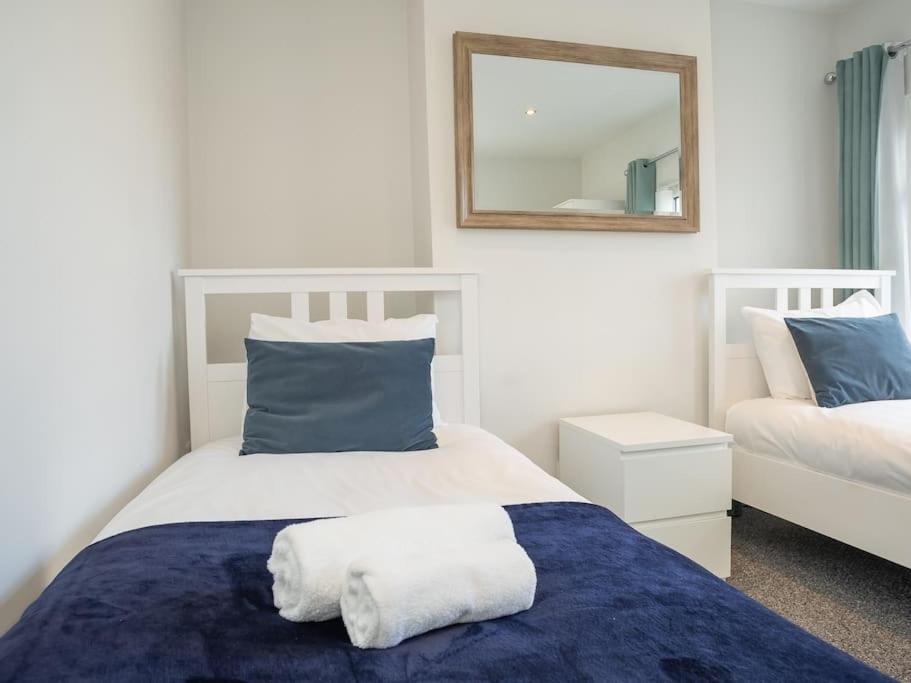 Cozy Townhouse, Walking Distance To Belfast City Eksteriør billede