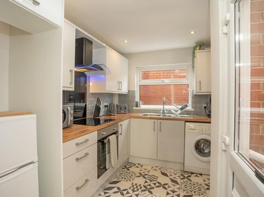 Cozy Townhouse, Walking Distance To Belfast City Eksteriør billede