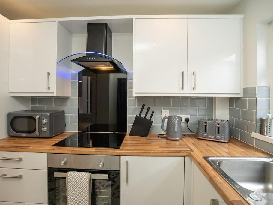Cozy Townhouse, Walking Distance To Belfast City Eksteriør billede