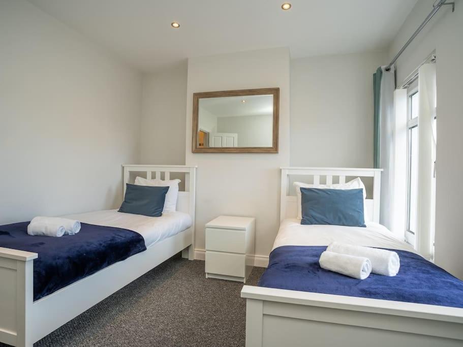 Cozy Townhouse, Walking Distance To Belfast City Eksteriør billede