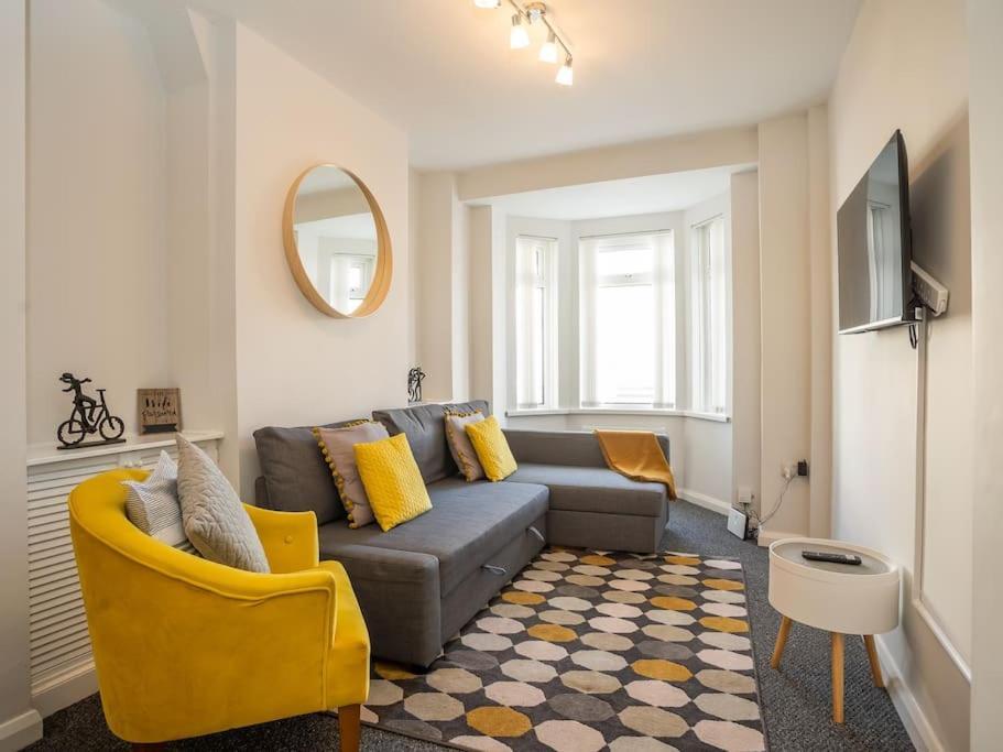 Cozy Townhouse, Walking Distance To Belfast City Eksteriør billede